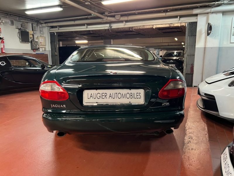 JAGUAR XKR Coupé BRITISH RACING GREEN