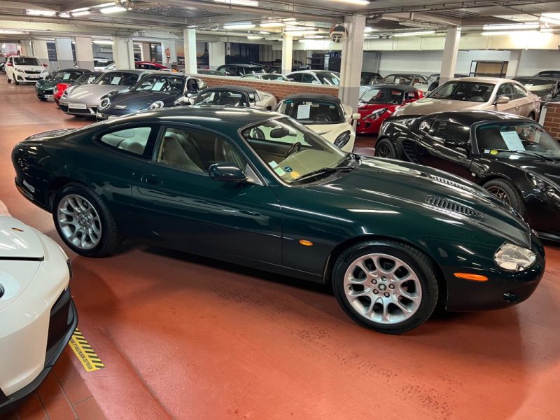 JAGUAR XKR Coupé BRITISH RACING GREEN