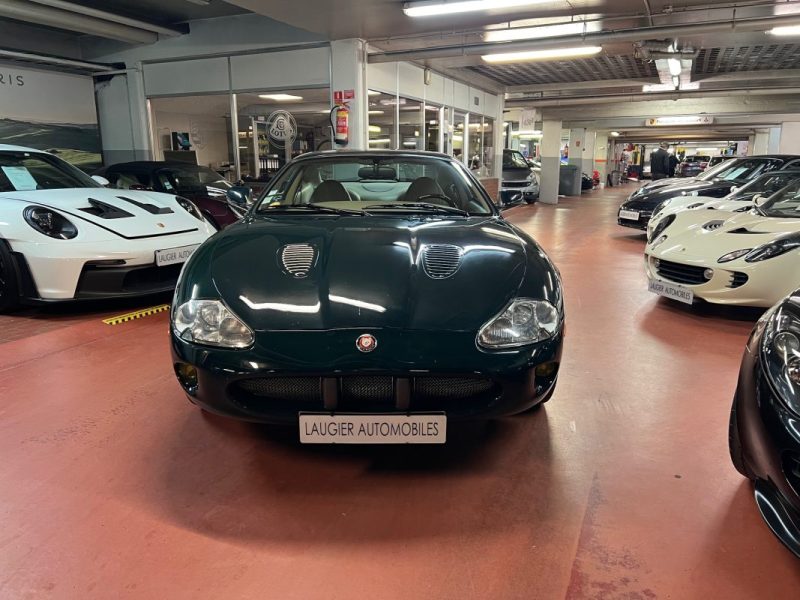 JAGUAR XKR Coupé BRITISH RACING GREEN