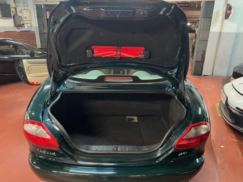 JAGUAR XKR Coupé BRITISH RACING GREEN