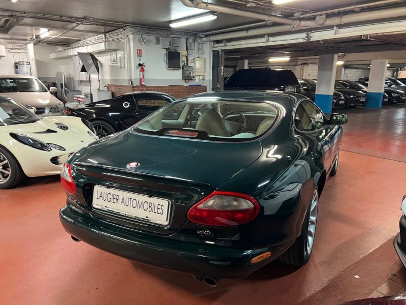 JAGUAR XKR Coupé BRITISH RACING GREEN