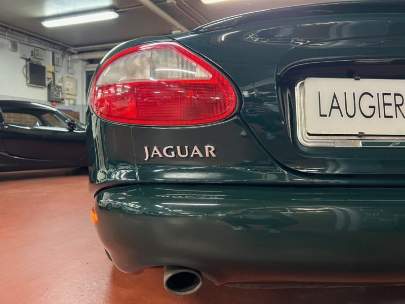 JAGUAR XKR Coupé BRITISH RACING GREEN