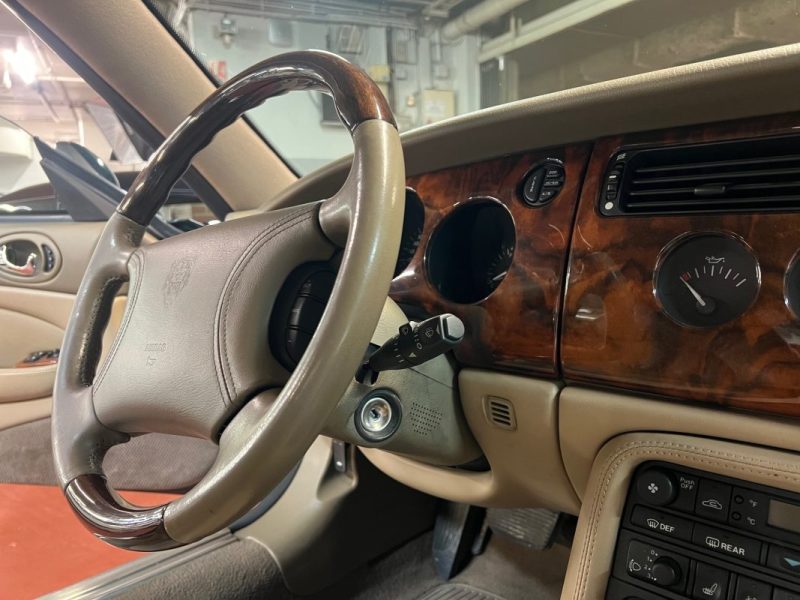 JAGUAR XKR Coupé BRITISH RACING GREEN