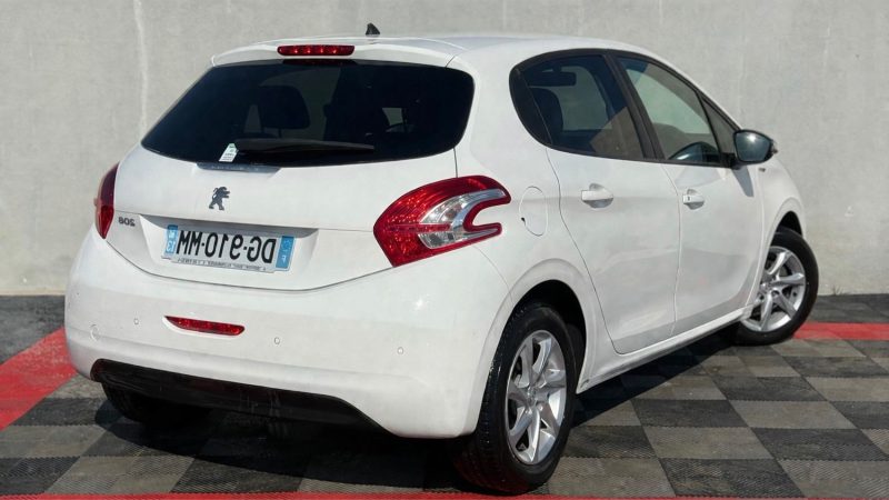 PEUGEOT 208 1.2 VTI 82 CV STYLE  5P 2014