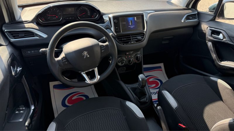 PEUGEOT 208 1.2 VTI 82 CV STYLE  5P 2014