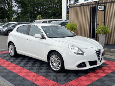 ALFA ROMEO GIULIETTA 1.6 JTDM 105CV    GARANTIE 3/12 MOIS 2011