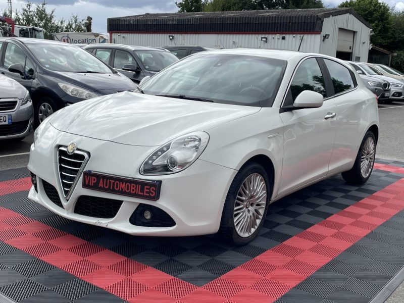 ALFA ROMEO GIULIETTA 1.6 JTDM 105CV    GARANTIE 3/12 MOIS 2011