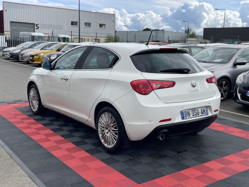 ALFA ROMEO GIULIETTA 1.6 JTDM 105CV    GARANTIE 3/12 MOIS 2011