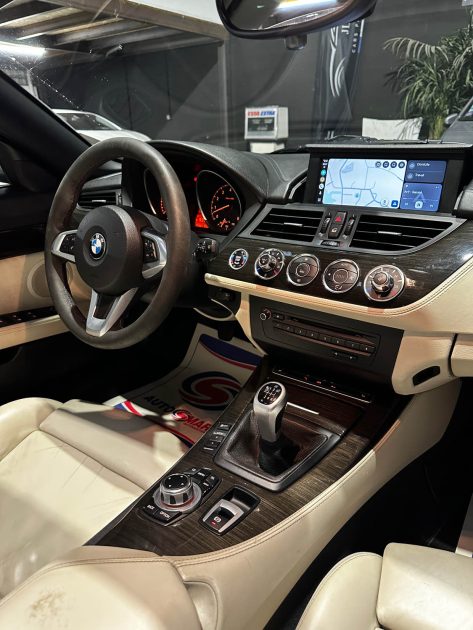 MAGNIFIQUE BMW Z4 23i 6 cylindres 204 CH (SUIVI D’ENTRETIEN, SIÈGES CHAUFFANTS, APPLE CARPLAY)