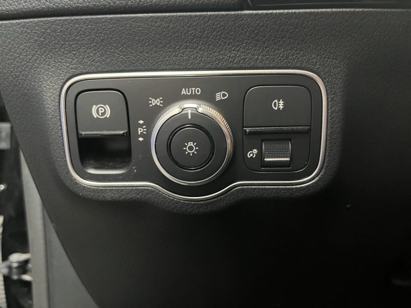 Mercedes-Benz GLA 200d 150ch AMG Line 8G-DCT | Entretien OK | Caméra | Coffre électrique