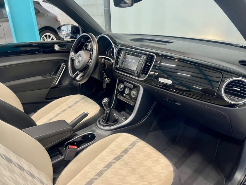 VOLKSWAGEN Coccinelle (2) Cabriolet 1.2 TSI 105ch BVM6 Design 1ère Main Française