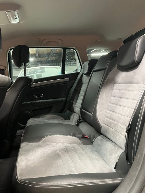 MAGNIFIQUE RENAULT LAGUNA ESTATE 4CONTROL 2.0 dci 173CH (RADAR DE RECUL, GPS, ÉCRAN MULTIMÉDIA) ⭐️⭐️⭐️⭐️