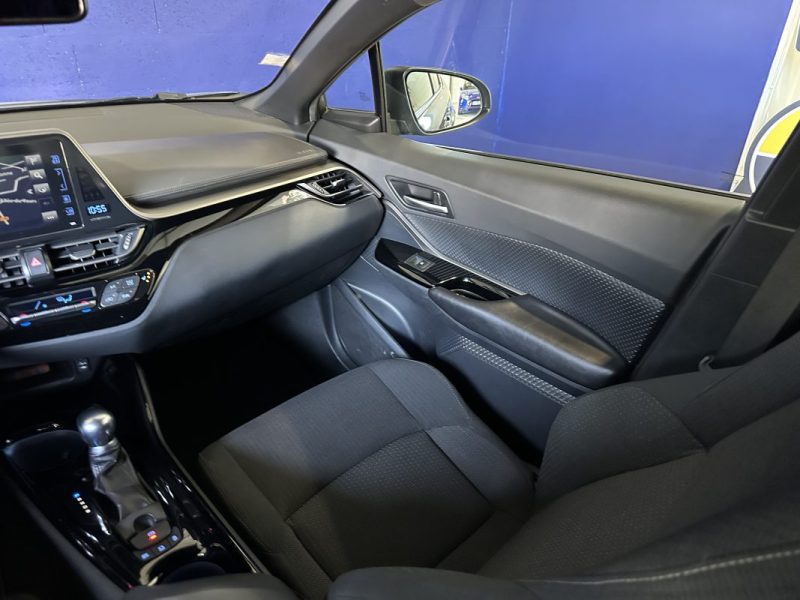 TOYOTA C-HR DESIGN 1.8 122 BVA ENTRETIEN 100% TOYOTA 2018
