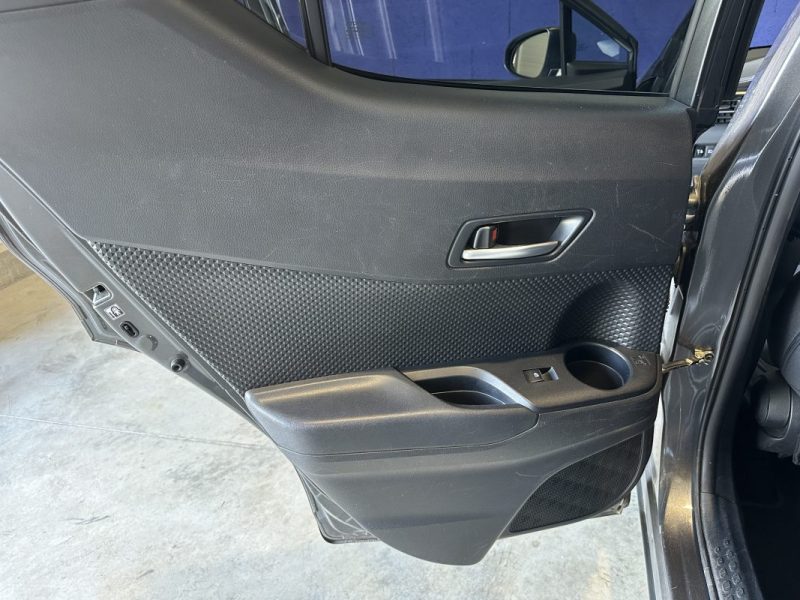 TOYOTA C-HR DESIGN 1.8 122 BVA ENTRETIEN 100% TOYOTA 2018