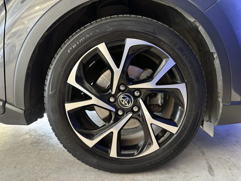 TOYOTA C-HR DESIGN 1.8 122 BVA ENTRETIEN 100% TOYOTA 2018