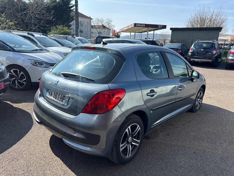 PEUGEOT 207 1.4 HDI 70 EXECUTIVE 