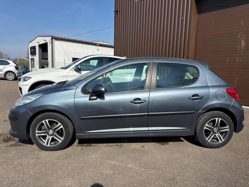 PEUGEOT 207 1.4 HDI 70 EXECUTIVE 