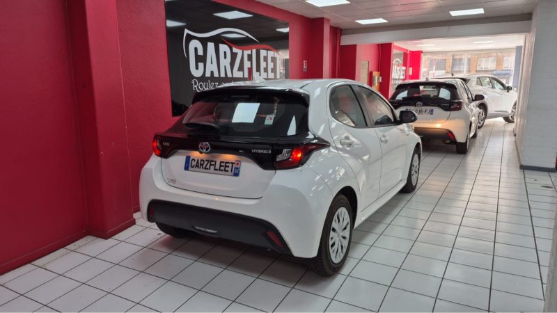 TOYOTA YARIS BERLINE HYBRIDE 116H FRANCE BUSINESS 2021