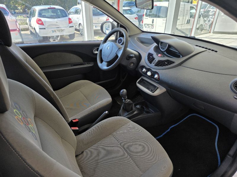 RENAULT TWINGO II 1.2 75 AUTHENTIQUE ANNEE 2010 199000KM