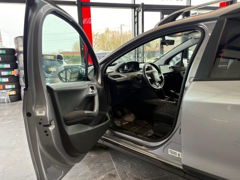 🔹 Peugeot 2008 1.2 VTI 82 CH📱 Apple CarPlay❄️ Climatisation🛡️ Garantie 6 mois
