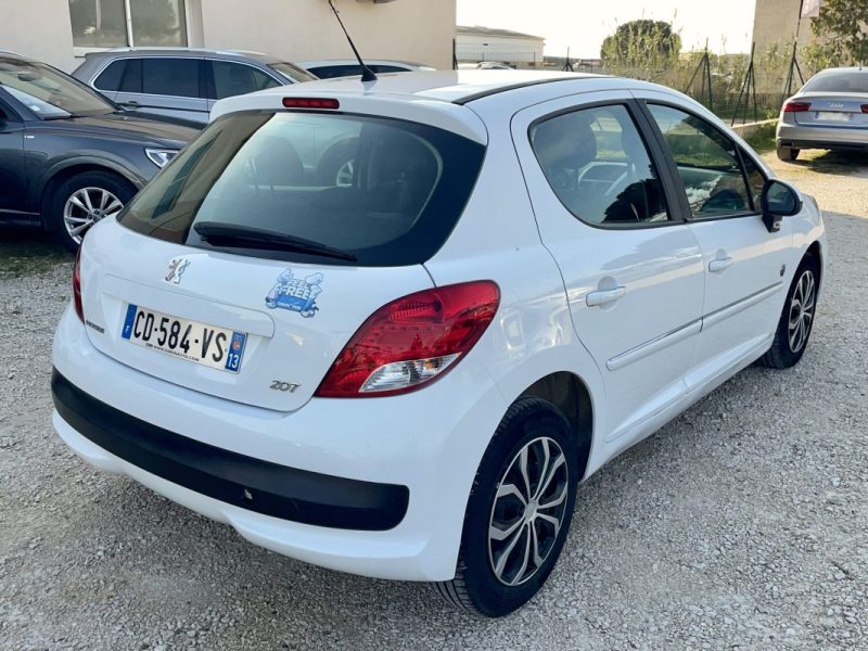 PEUGEOT 207 1.4 95CV ÉTHANOL