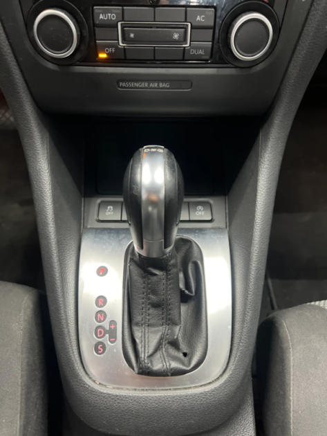 Volkswagen Golf VI 1.6 TDI 105CH Confortline Bluemotion DSG6 | Boite automatique | Radars  avant et 