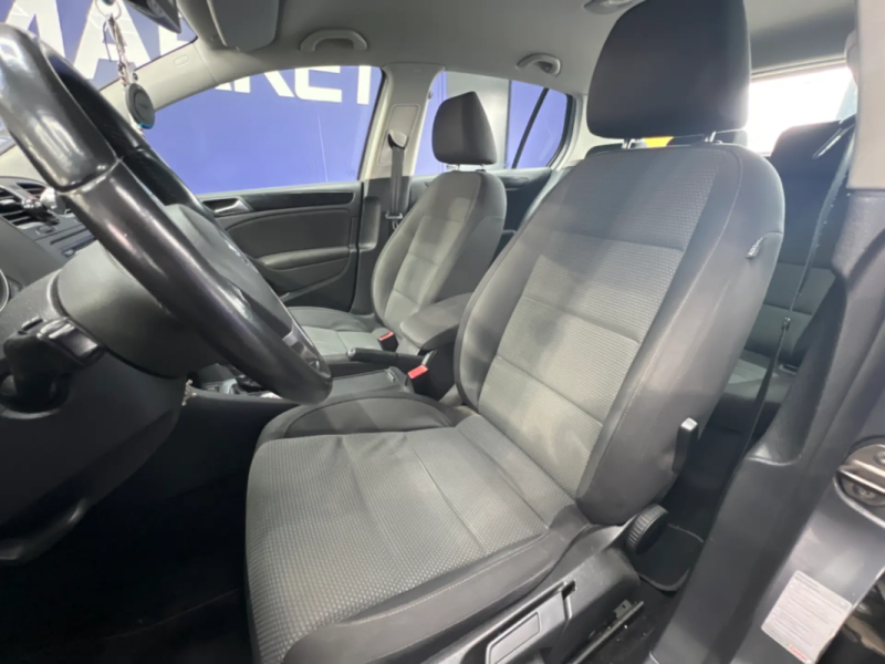 Volkswagen Golf VI 1.6 TDI 105CH Confortline Bluemotion DSG6 | Boite automatique | Radars  avant et 