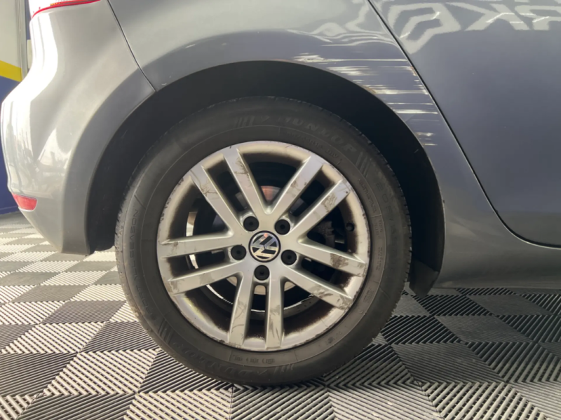 Volkswagen Golf VI 1.6 TDI 105CH Confortline Bluemotion DSG6 | Boite automatique | Radars  avant et 