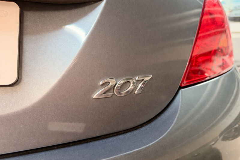 PEUGEOT 207 1.6 150ch FELINE