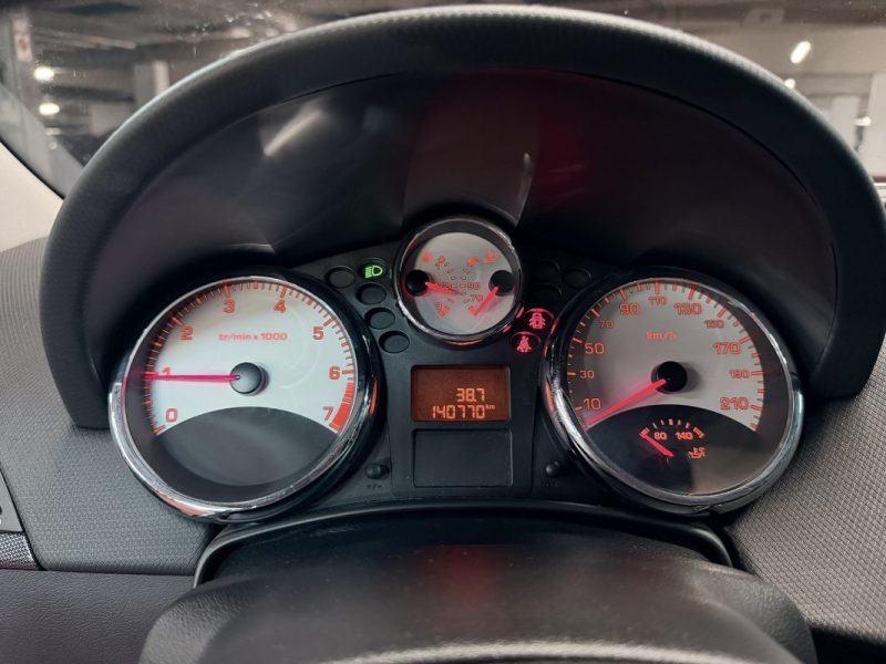 PEUGEOT 207 1.6 150ch FELINE