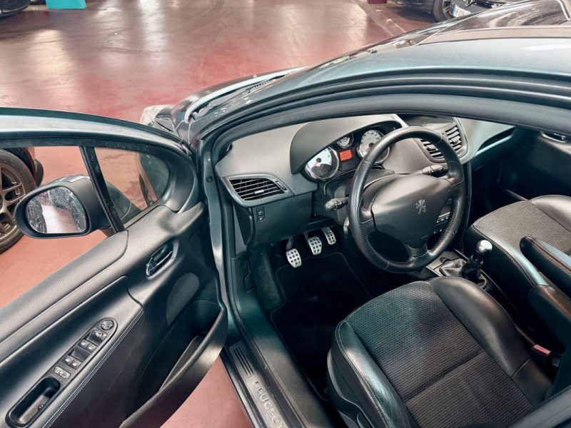 PEUGEOT 207 1.6 150ch FELINE