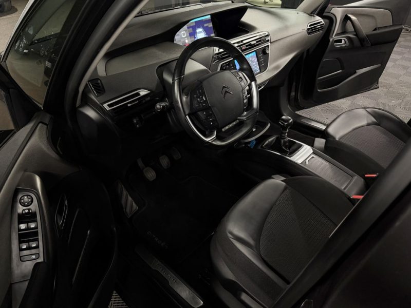 CITROEN C4 SPACETOURER GRAND 1.2 130 Cv SHINE 7 PLACES / APPLE & ANDROID CRIT AIR 1 - GARANTIE 1 AN