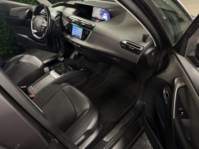 CITROEN C4 SPACETOURER GRAND 1.2 130 Cv SHINE 7 PLACES / APPLE & ANDROID CRIT AIR 1 - GARANTIE 1 AN