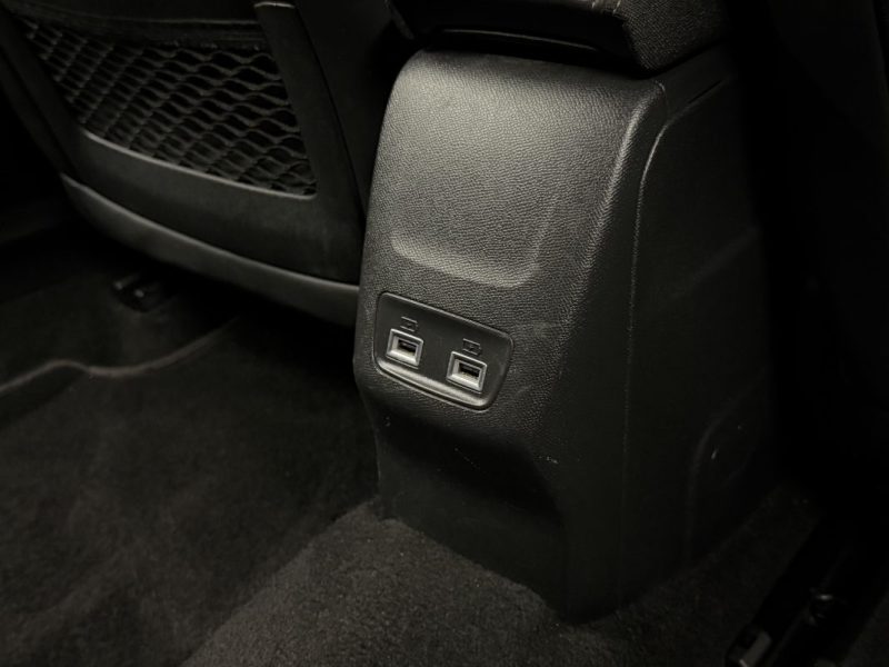 PEUGEOT 2008 GT PACK 1.2 155 TOIT OUVRANT BOITE AUTO APPLE & ANDROID VIRTUAL COCKPIT - Garantie 1 an