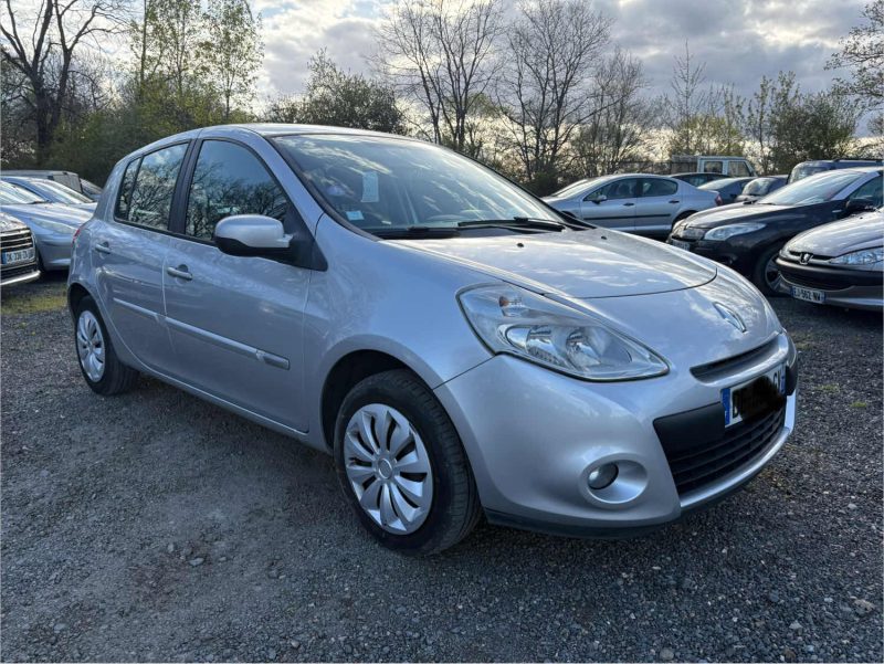 RENAULT CLIO III 1.2 16V 75CH ZEN 5P 2014 garantie, 12 mois