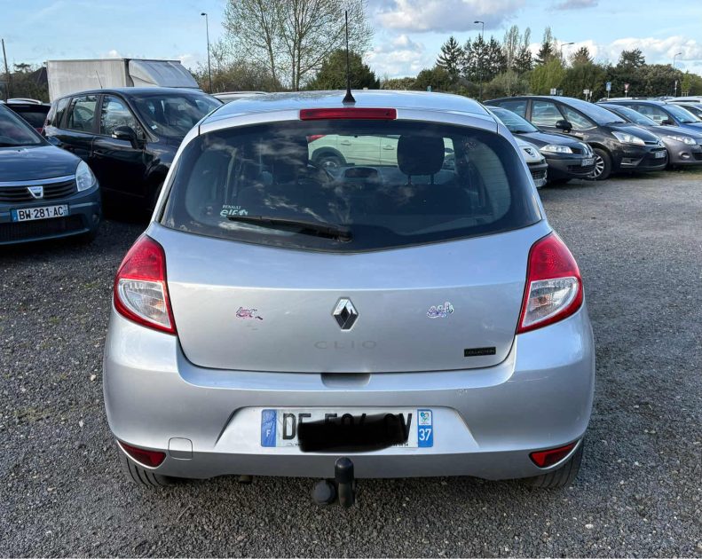RENAULT CLIO III 1.2 16V 75CH ZEN 5P 2014 garantie, 12 mois