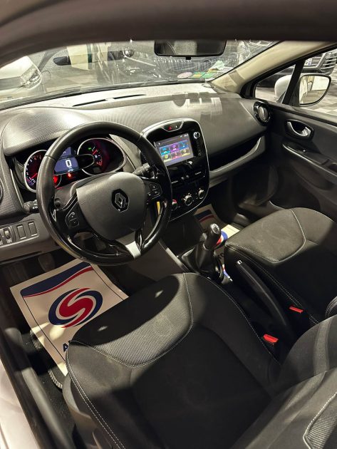 MAGNIFIQUE RENAULT CLIO IV ZEN 0,9 TCE 90 CH (CARNET D'ENTRETIEN COMPLET, FEUX DE JOUR LED, )⭐️⭐️⭐️⭐️⭐️