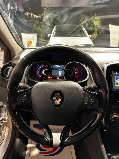 MAGNIFIQUE RENAULT CLIO IV ZEN 0,9 TCE 90 CH (CARNET D'ENTRETIEN COMPLET, FEUX DE JOUR LED, )⭐️⭐️⭐️⭐️⭐️