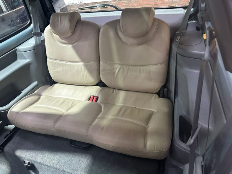 RENAULT TWINGO 1.2 77 CV Initiale Paris 2004