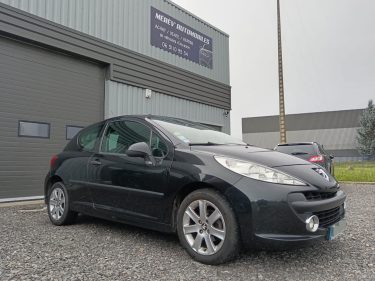 PEUGEOT 207 1.4 16V 90 cv (TU) URBAN CLIM / CT OK / Distribution ok à jour / Suivi factures