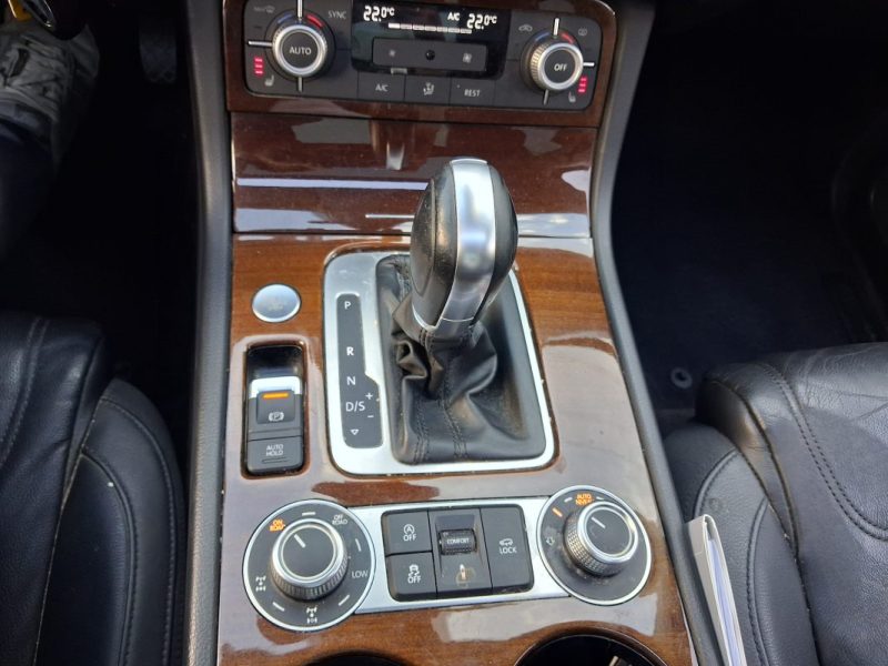 VOLKSWAGEN TOUAREG 3.0 V6 TDI 262 CV CARAT 4MOTION TOIT OUVRANT PANORAMIQUE/CUIR CHAUFFANT/GPS  2015