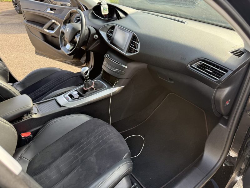 Peugeot 308 II 1.6L HDi 120ch Féline 