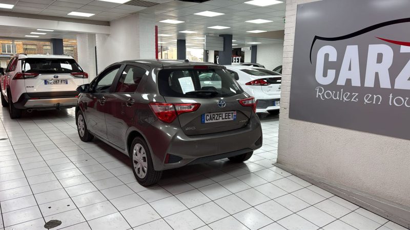 TOYOTA YARIS HYBRIDE 100cv FRANCE BUSINESS/1 ERE MAIN