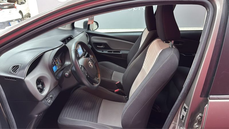 TOYOTA YARIS HYBRIDE 100cv FRANCE BUSINESS/1 ERE MAIN