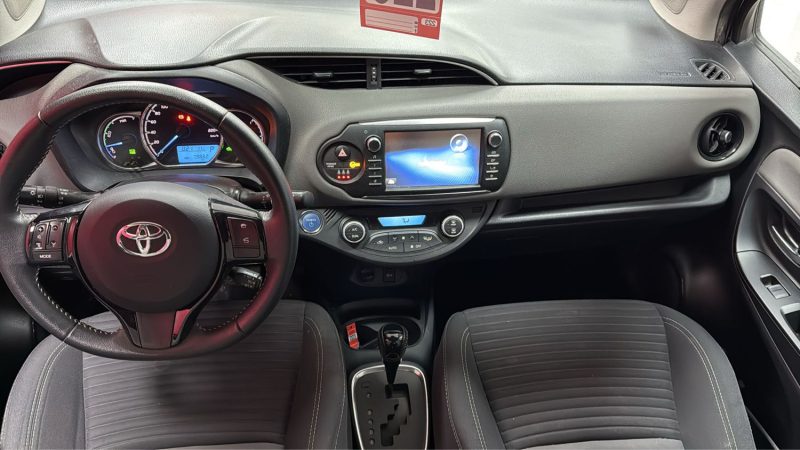TOYOTA YARIS HYBRIDE 100cv FRANCE BUSINESS/1 ERE MAIN
