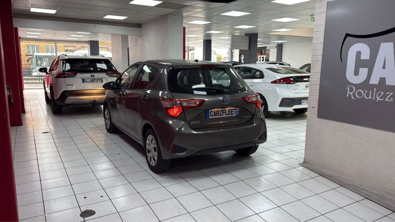 TOYOTA YARIS HYBRIDE 100cv FRANCE BUSINESS/1 ERE MAIN