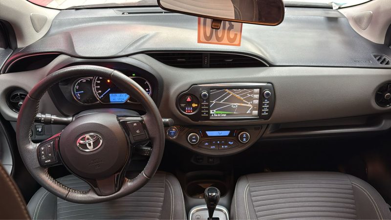 TOYOTA YARIS HYBRIDE 100cv FRANCE BUSINESS/1 ERE MAIN