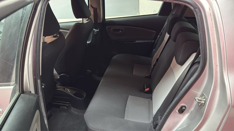 TOYOTA YARIS HYBRIDE 100cv FRANCE BUSINESS/1 ERE MAIN