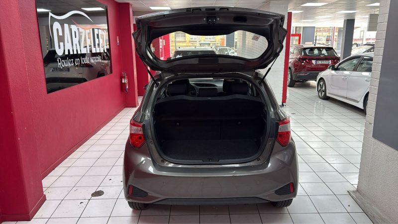 TOYOTA YARIS HYBRIDE 100cv FRANCE BUSINESS/1 ERE MAIN