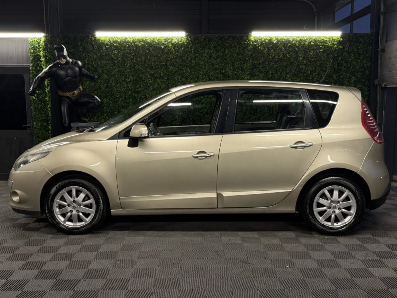 RENAULT SCENIC III 1.9 DCI 130 Cv GPS TOMTOM / REGULATEUR LIMITEUR INTERIEUR SEMI CUIR BVM6